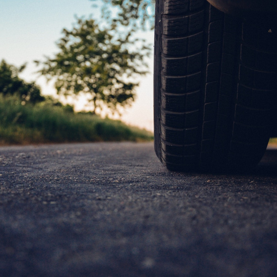 drive-road-car-tyre